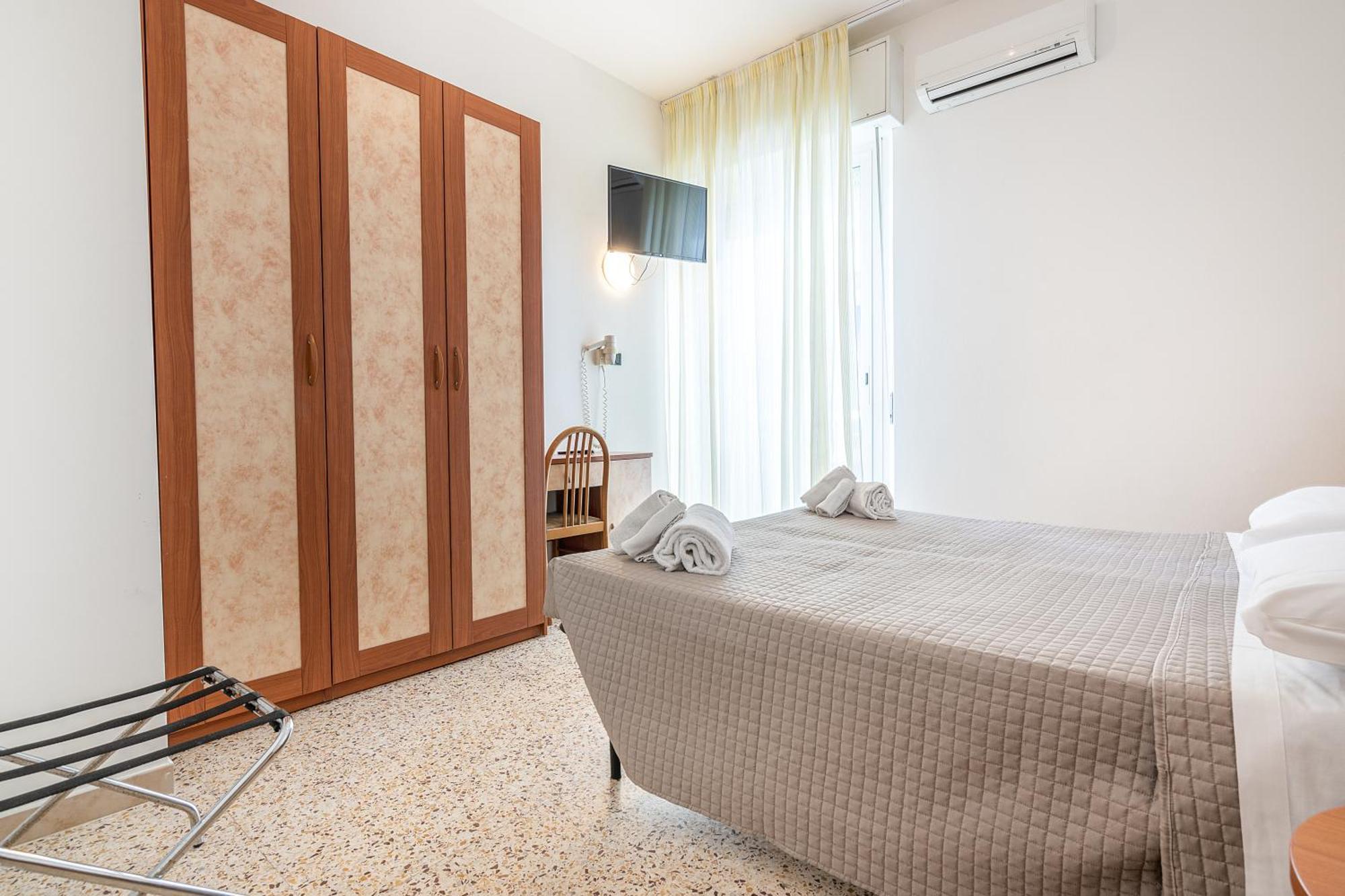 Hotel Lily Rimini Exterior foto